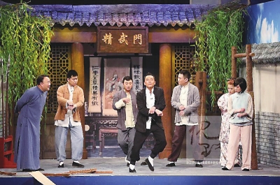 有没有六个人演的搞笑话剧剧本,大约演十分钟