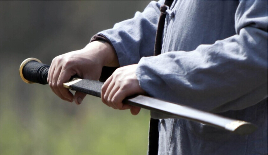 考公务员前必须在国企工作过吗?-是在国企上班