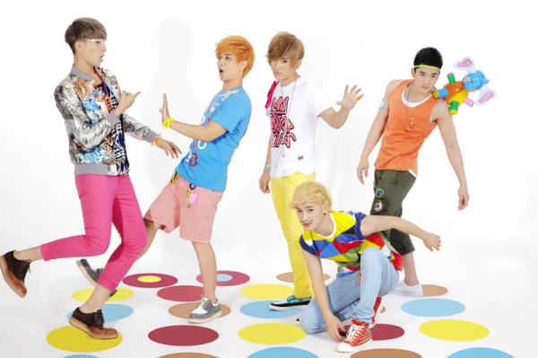 0086男团录制《天天把歌唱》 青春演绎大获好评