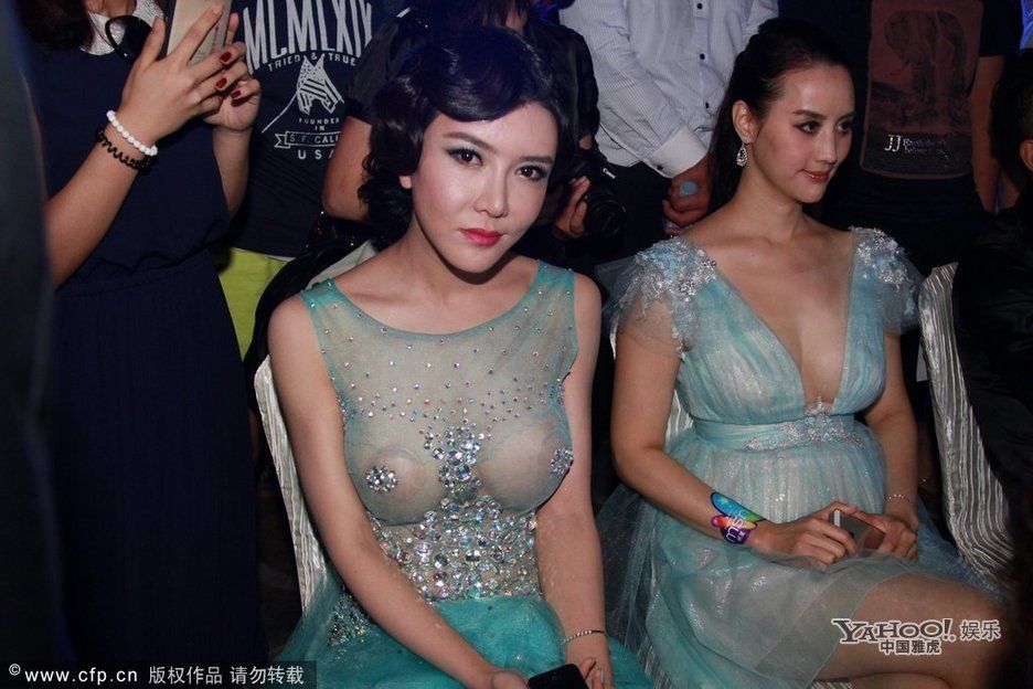<em>女星透视装</em>真空上阵伊能静大秀社交功力_音乐
