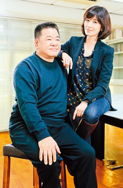 贾静雯新《天龙八部》饰李秋水 与导演吴敦一泯恩仇_娱乐频道_凤凰网