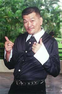 阿南十年来“可乐不离手”,一天至少喝10多罐,家人劝也不听。