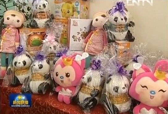 彭丽媛给特多儿童捐赠国产品牌玩具