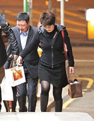 关菊英9月"出柜"嫁亿万富婆 千万豪宅新爱巢曝光