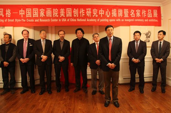 美国中国文化艺术基金会主席朱瑞凯讲话,对此次文化交流活动大为赞赏.图片