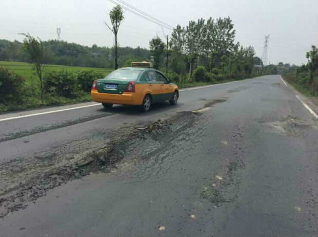 宣城修宣港路省了一半钱完工仅半年部分路段已重修