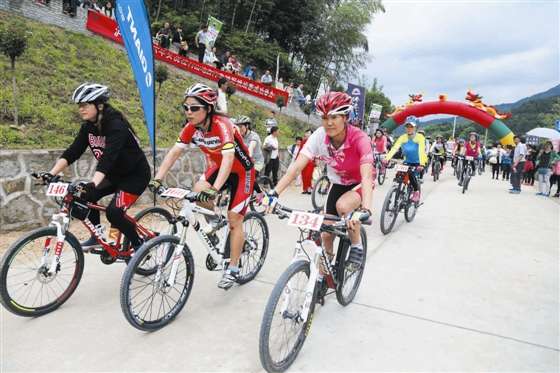 池州青阳：乡村举办山地自行车挑战赛（图）