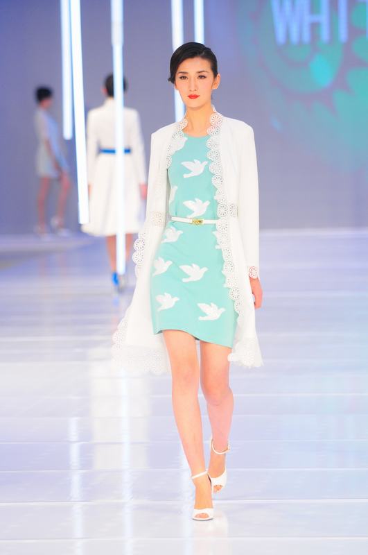 2013年11月1日，2014春夏中国国际时装周，WHITE COLLAR·付奎高级成衣发布会。