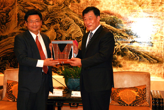 参加双港论坛高雄代表团抵甬 双方期待更多合