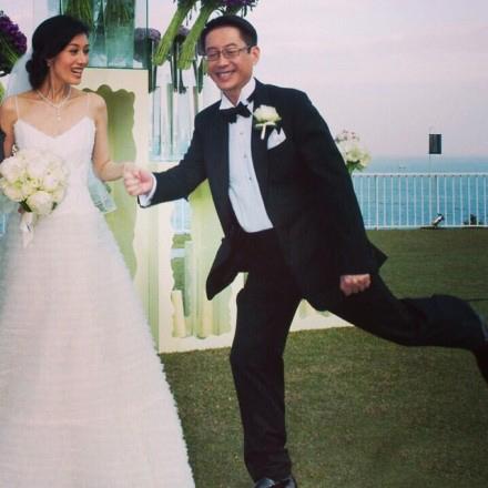 李嘉欣与许晋亨结婚17周年纪念合照