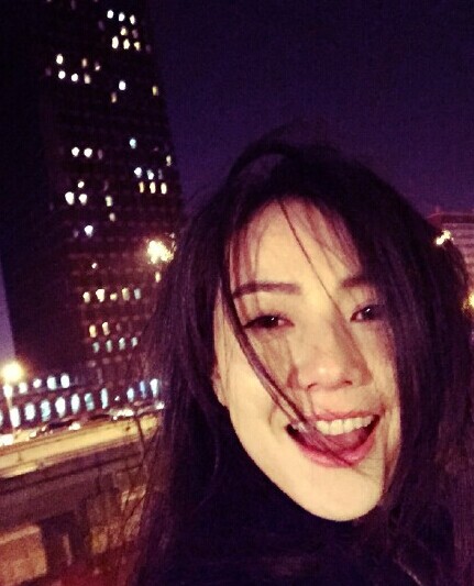 高圆圆<em>晒头发</em>凌乱照 称回家吃饺子(图)_宁波频