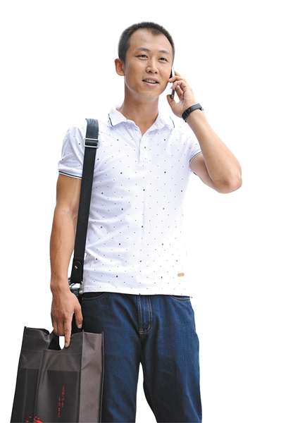 > 正文   "富二代"宋小宝 男3号 "负心男"小沈阳 近日,本山传媒出品的