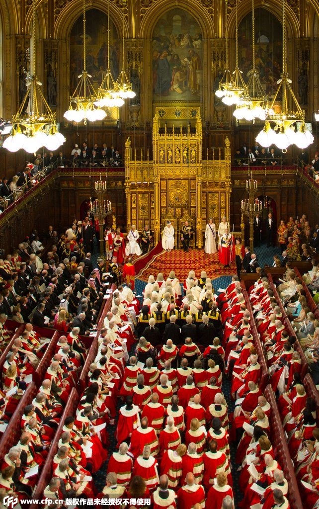 英国女王在议会发表讲话 宣布新政府施政蓝图
