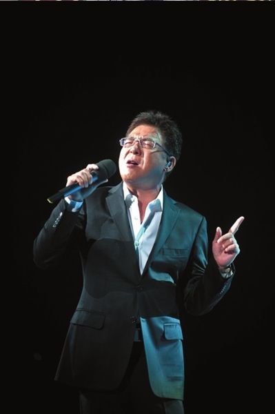 姜育恒亮相《荣耀唱响》 新生代歌手将老歌新唱_娱乐频道_凤凰网