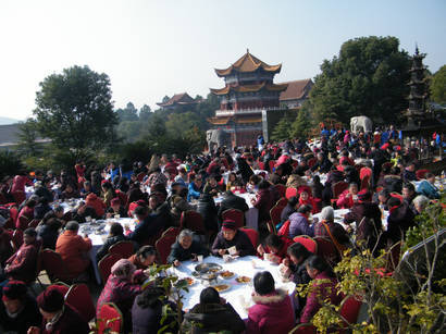 佛教-武汉灵泉寺迎新春团年斋宴喜迎十方宾客(图)