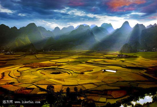八卦山水风景图片