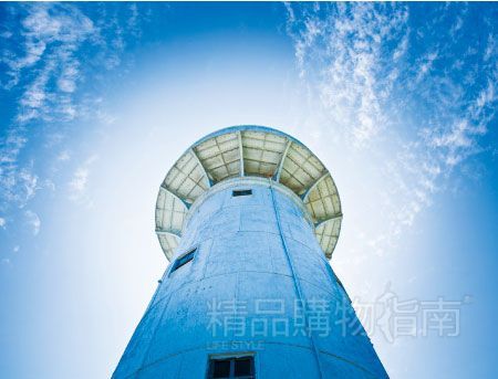 台湾拥有百余年历史的鹅銮鼻灯塔就位于垦丁国家公园内，一度被认为是台湾最南端的标志。