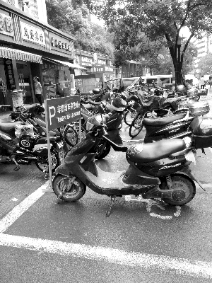 南京 | 新街口非机动车停车费翻倍 市民颇有异议