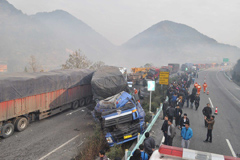 沪昆高速12车连环相撞 4死34伤