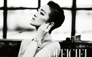 巩俐登时尚杂志 华丽衣着显大气