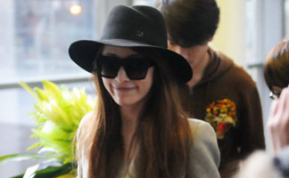 妈妈祭日开工闷闷不乐 萧亚轩对粉丝强颜欢笑