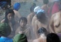 
怒江男女共浴澡塘会