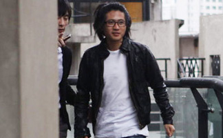 [高清]韩寒“代笔门”后首次露面被拍