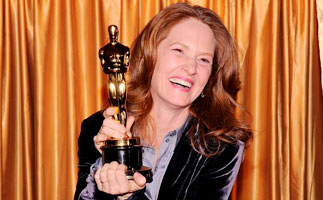 [高清]第84届奥斯卡举行剪彩 梅丽莎大秀“小金人” 