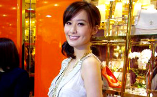 [高清]豪门阔太陈法拉亮相商业活动 暗讽准弟媳