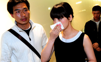 [高清]柳岩与制片方发生矛盾 当众抹泪称被利用  