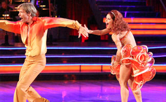 [策划]一周图片精选 女星台上出意外尴尬遮掩