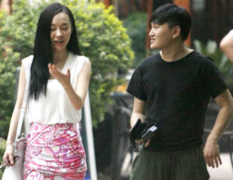 霍思燕与神秘男热聊被拍