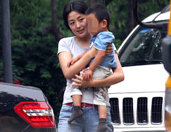 独家：杨童舒携子庆六一