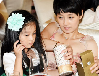 马伊琍女儿首次公开亮相