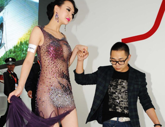  “华中第一车模”亮相车展