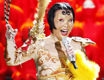 龚琳娜湖南春晚再现雷人神作