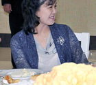 李雪主陪美国外宾吃饭
