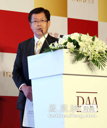 资生堂化妆品研究开发所所长松崎文昭先生正式宣告资生堂研发出全新的焕新肌能成分DAA