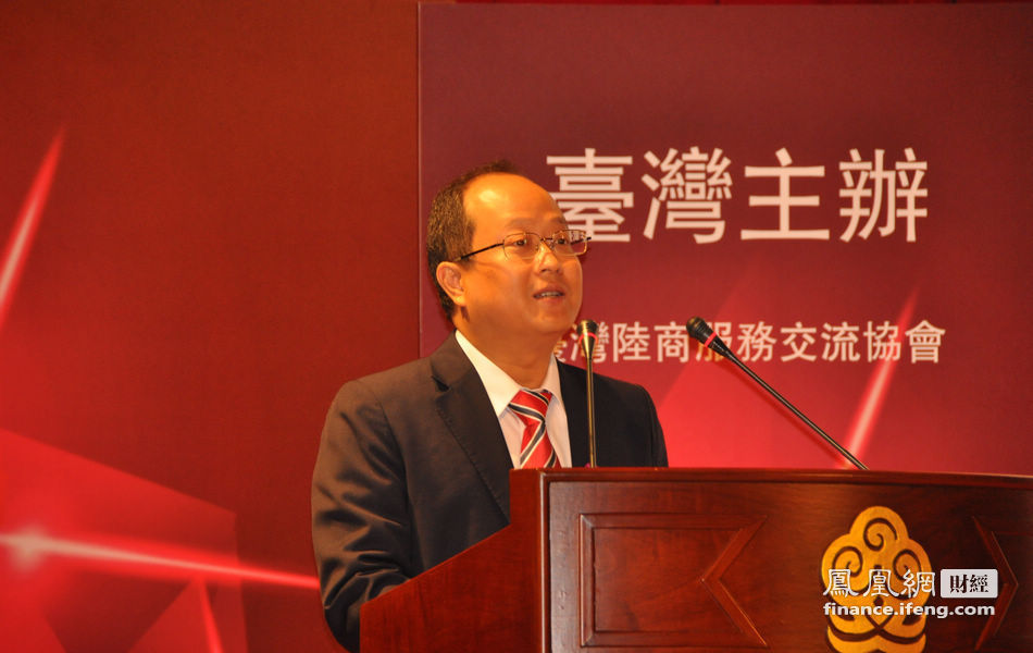 21世纪年度经济人物_...(第二场)召开.上图为《21世纪经济报道》总编刘洲伟.( : 摄...