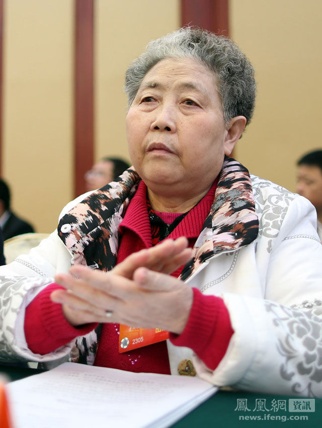 老干妈陶华碧听会 图片 88k 640x850 老干妈陶