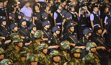 广东1200警力捣毁陆丰“兵工厂”