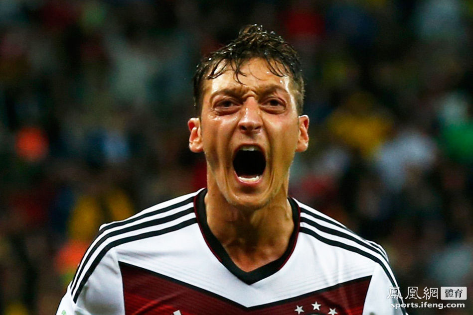 德国2-1阿尔及利亚 德国晋级将战法国 诺伊尔“门卫”传奇