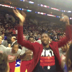 nba每日一囧:马里昂进球反被群殴 裁判假摔没人管