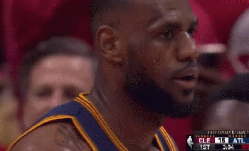 nba每日一囧:奥尼尔亲吻女球迷 小姑娘被亲哭了