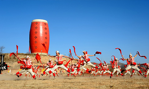 黄土风情:信天游在这里飘荡巧灵灵的手剪出五