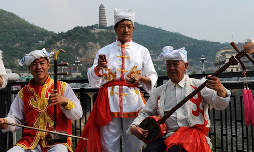 黄土风情:信天游在这里飘荡巧灵灵的手剪出五彩缤纷新生活_陕西频道_凤凰网