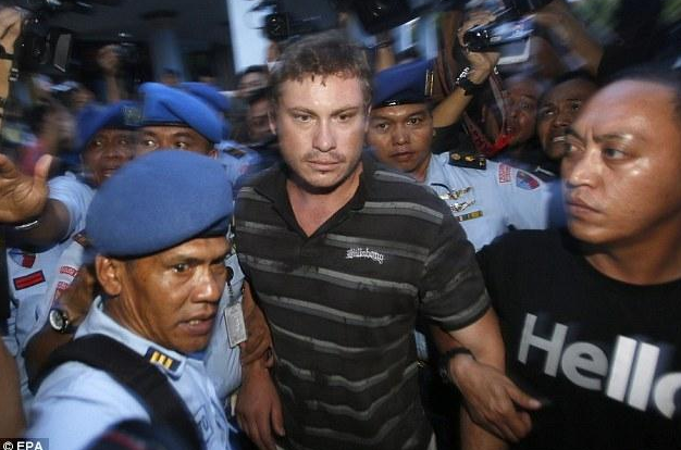 维珍澳大利亚航空客机疑遭劫持迫降巴厘岛醉酒