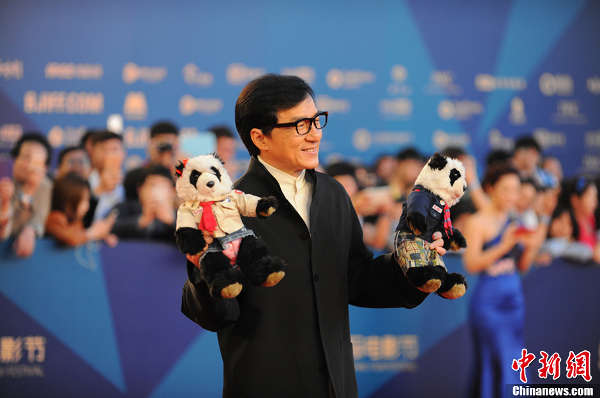 成龙拿奥斯卡终身荣誉奖现场片段 re_5539977028090.jpg