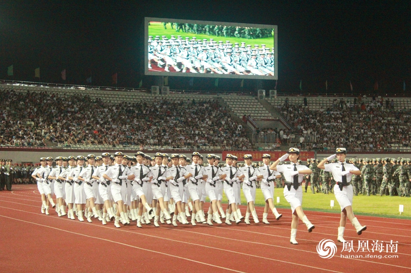 海口经济学院开学典礼:军训课堂树立国防意识