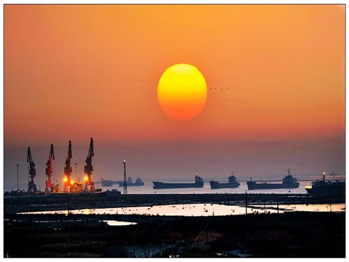 射阳港口的日出胜景